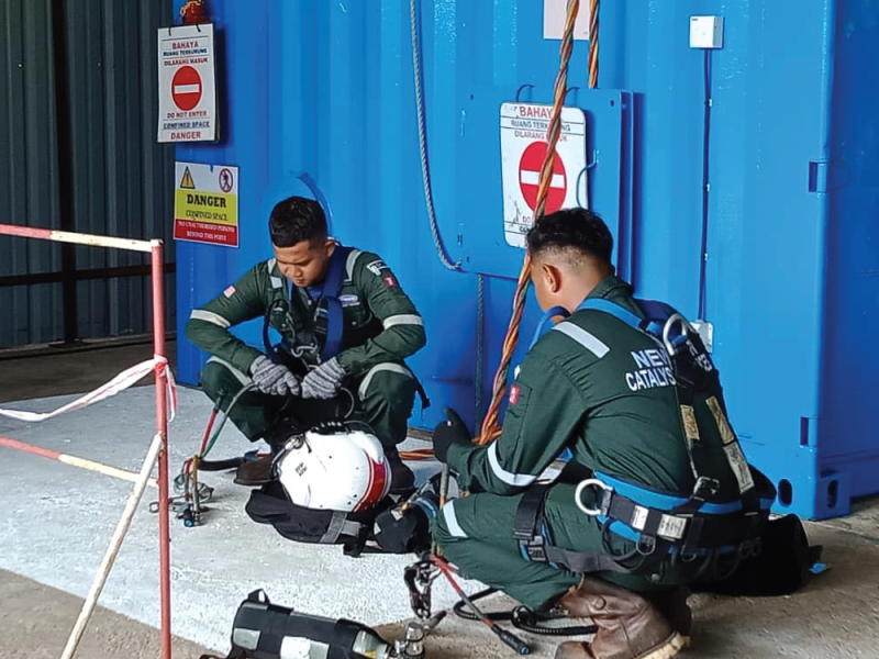 Authorised Entrant & Standby Person for Confined Space