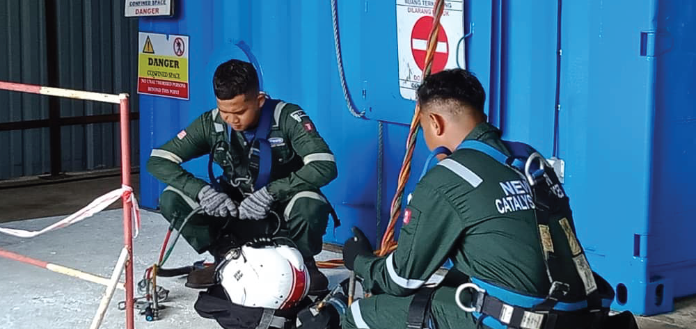 Authorised Entrant & Standby Person for Confined Space